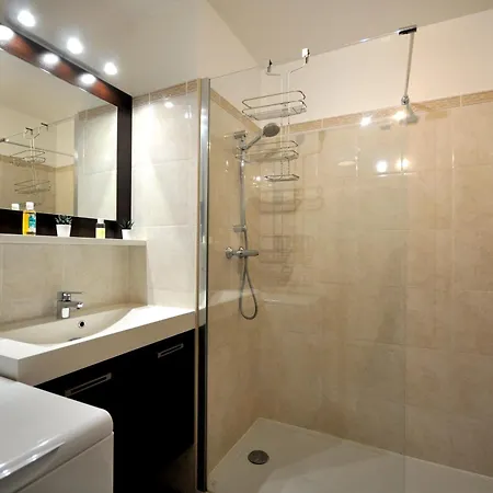 Confortable A Menton